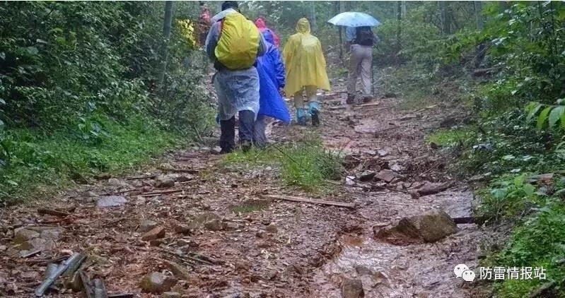 雷雨灾害安全常识,雷雨天安全避险措施