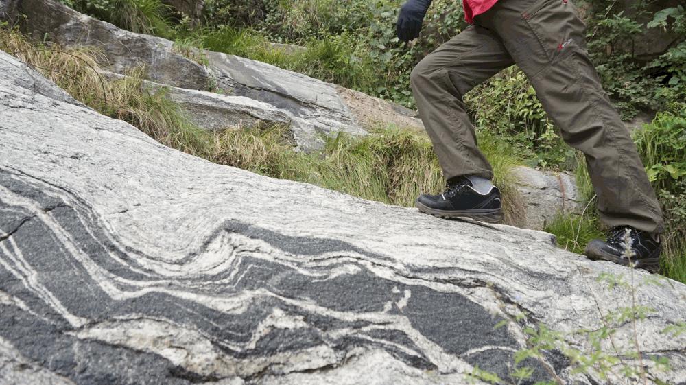 探路者新出的goretex鞋怎样,探路者徒步鞋goretex怎么穿