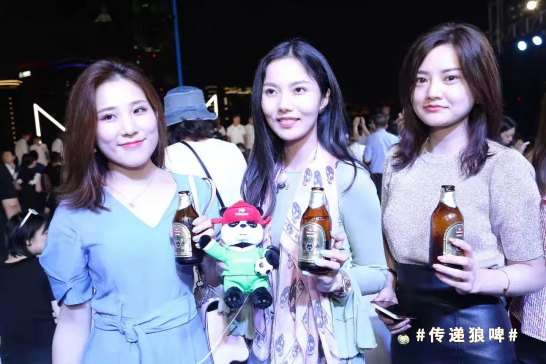 别再问深度合作要怎么搞了，青啤和狼队都出联名款了