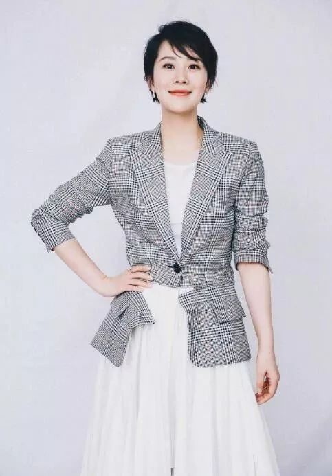 中年如何显年轻,两米八气场全开