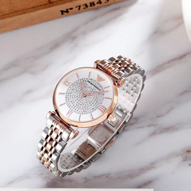 36岁佟丽娅低调过生日，这变化太惊人，她到底经历了什么？