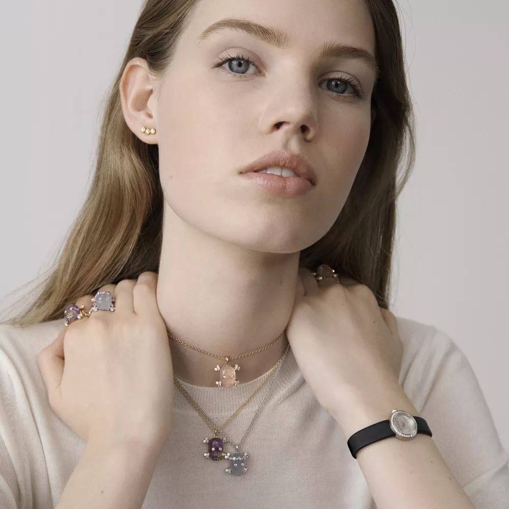 吴宣仪同款耳饰,吴宣仪亮晶晶的耳麦