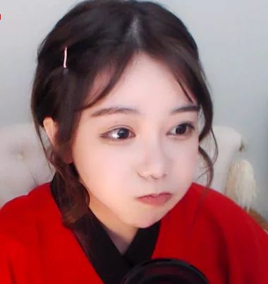 刘飞儿酒店直播，洗完头直播间没了？