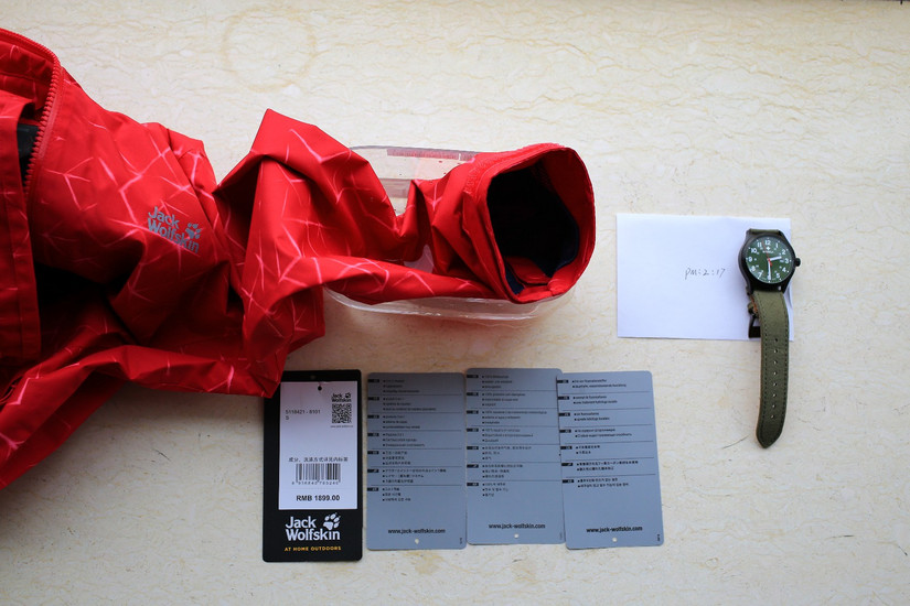 狼爪冲锋衣沙漠橙,伊犁那拉提旅游冲锋衣穿搭