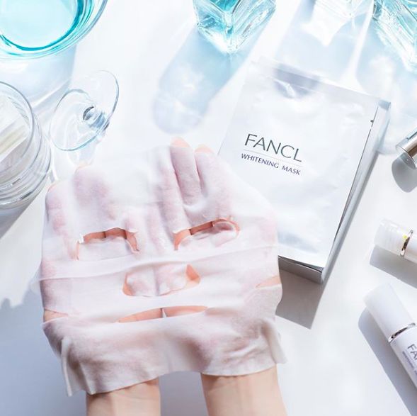 面膜敷起来好舒服,敷着面膜很舒服