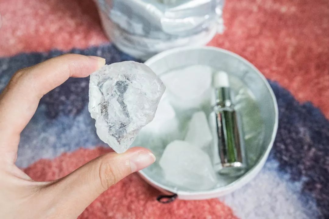 8月爱用|“你想结婚的理由很新颖。”