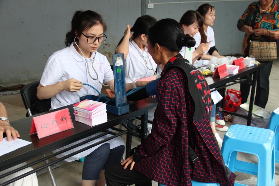 2021年医师节致敬医者5分钟,中医医师节致敬医者5分钟