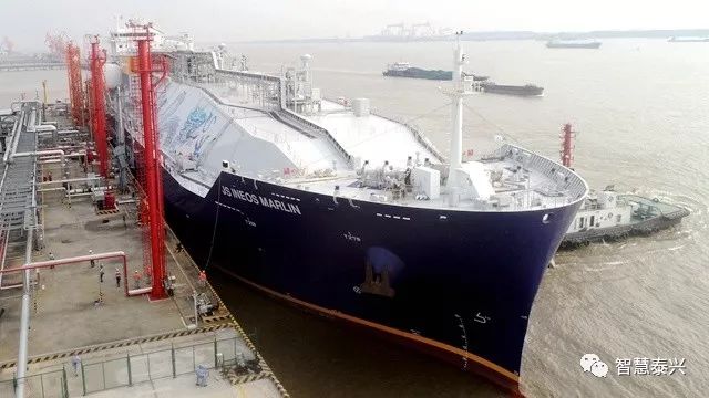 国内第一艘、全球最大的乙烷运输船——新浦化学5万GT乙烷船到港靠泊