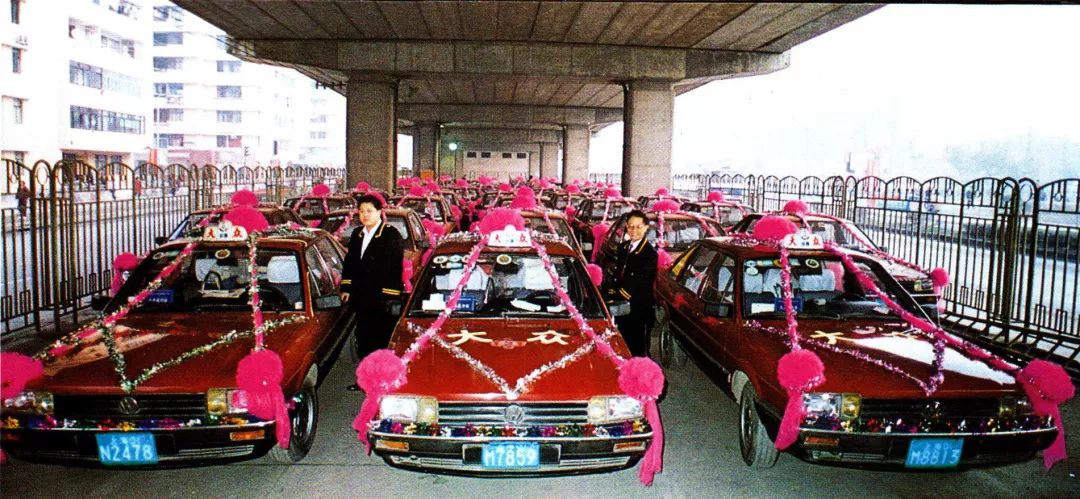 壮丽七十年的发展,70年代的上海交通牌汽车