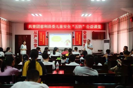 张家界暑假旅游带啥,张家界暑假攻略