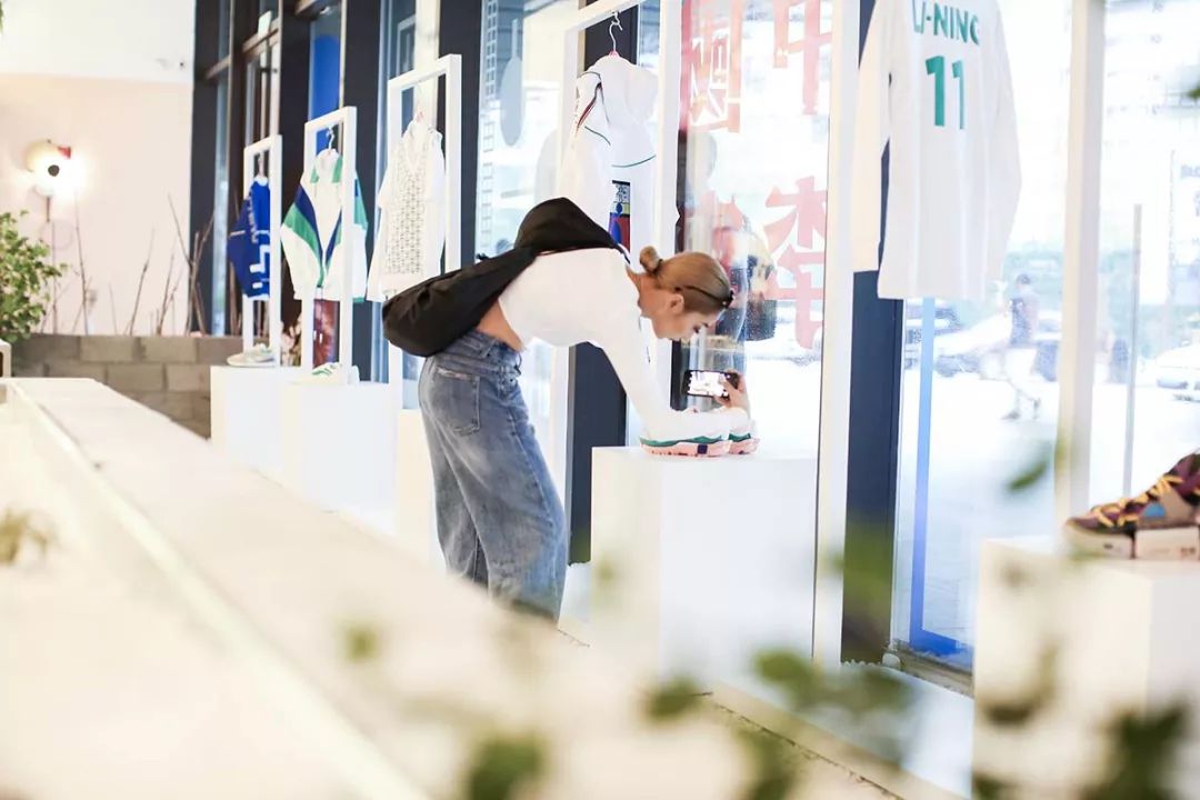 李宁为何能崛起,李宁是靠什么出名的