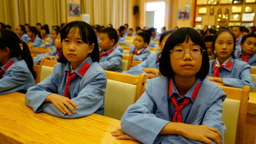 「壮丽70年•奋斗新时代」红色基因代代相传，宾川革命英烈红军小学开学第一课这样上