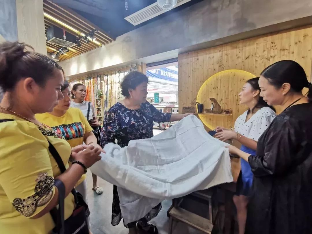 观点丨当“非遗”遇见时尚，这样的潮流你爱了吗?