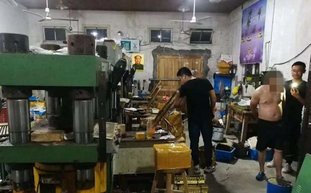太火爆，这款纪念币刚推出就被伪造！涉案金额超千万