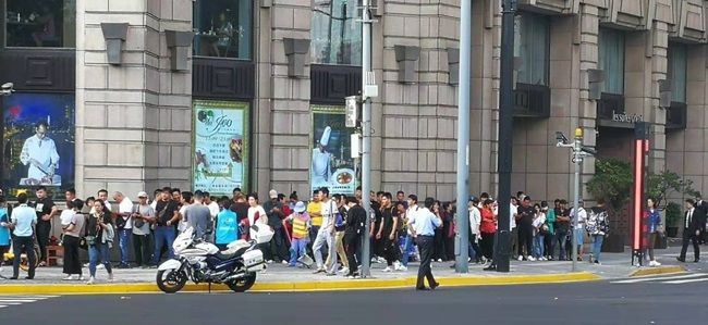 周杰伦奶茶店奶茶多少钱,排队排的特别长的奶茶叫什么