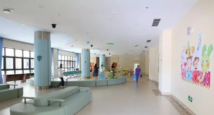 东莞儿童医院住院部,东莞市儿童医院长颈鹿