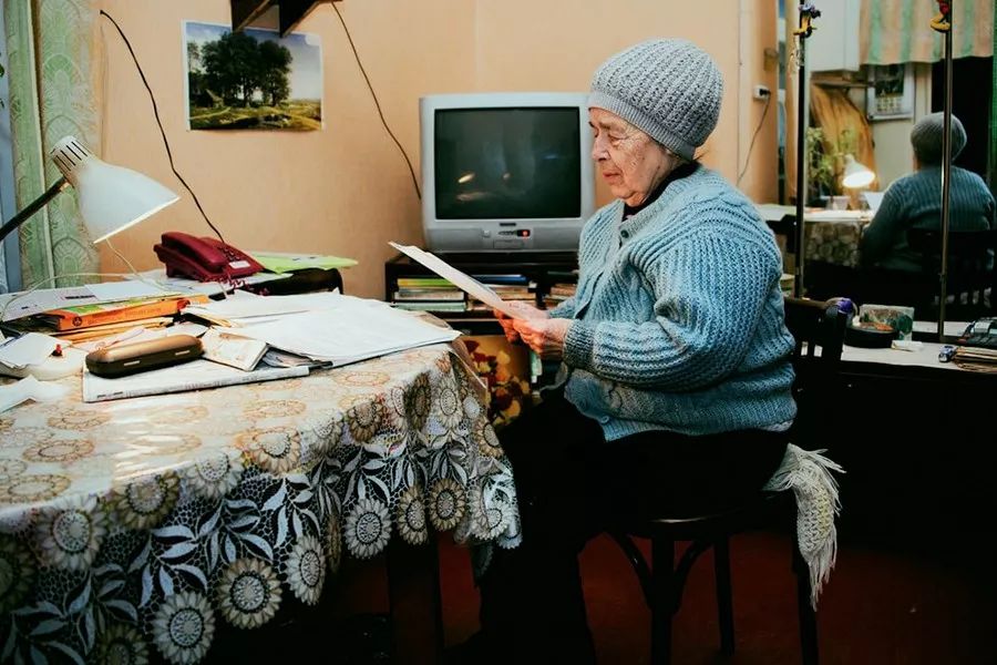 中国人为什么爱穿背心,中国人为什么那么爱奢侈品