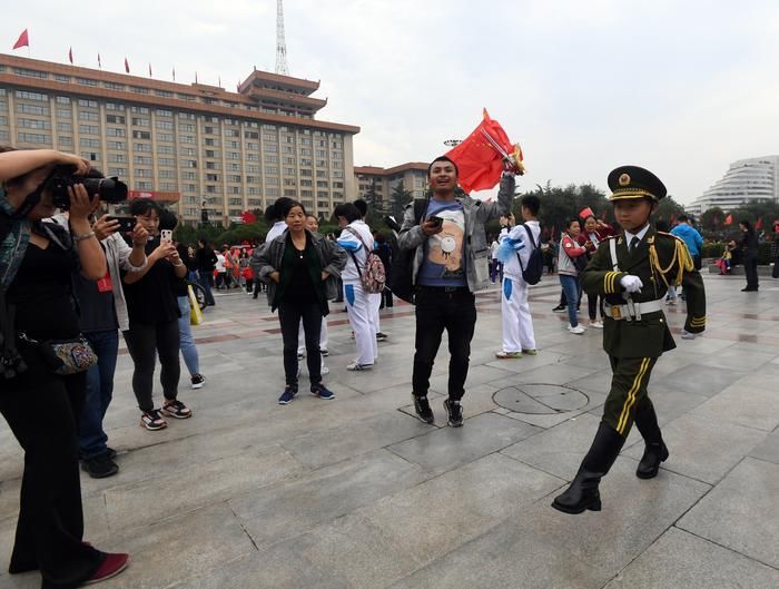 今天的新城广场，超燃