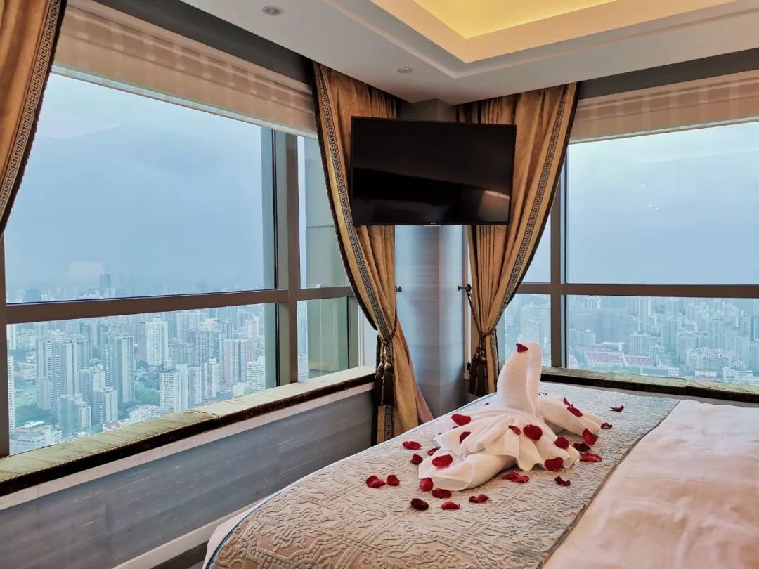 瑞吉上海,上海瑞吉入夜仪式