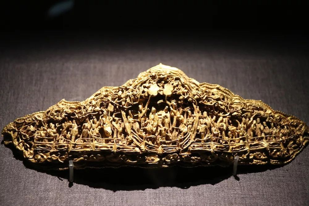 卡地亚限量窄版手镯,卡地亚新款手镯时尚减龄黄金