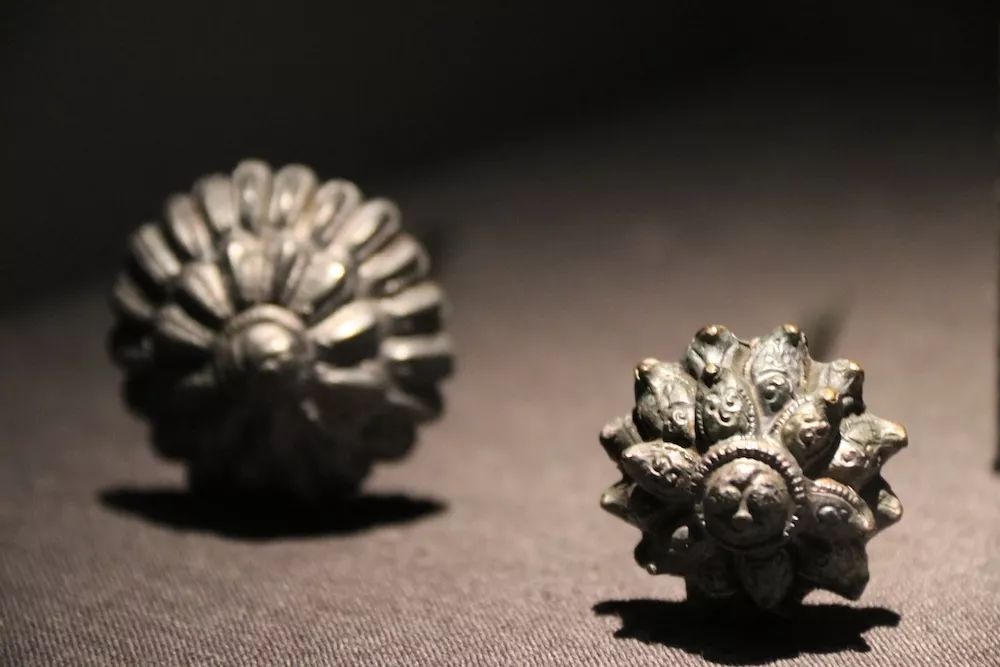 卡地亚限量窄版手镯,卡地亚新款手镯时尚减龄黄金