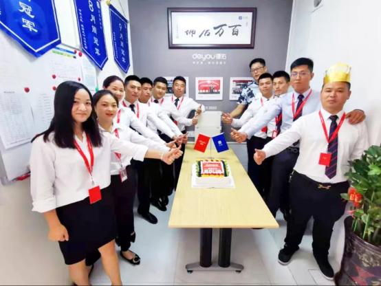 德佑全国签约门店破万家,成都加盟德佑的条件及费用