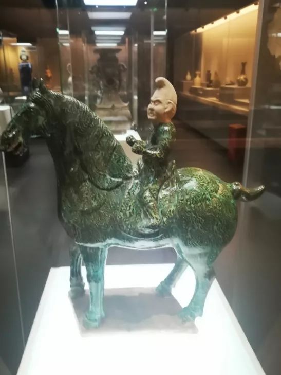 重庆大学建立了一个赝品博物馆,重庆大学赝品博物馆央视