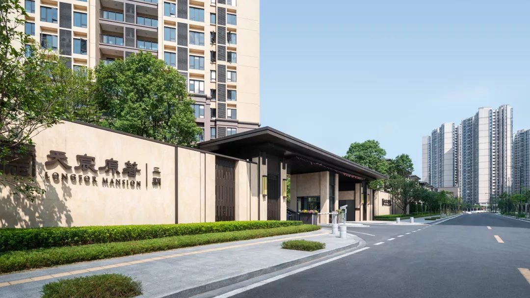 龙湖天宸原著二期有什么楼盘,沈阳龙湖天宸原著118平房间软装