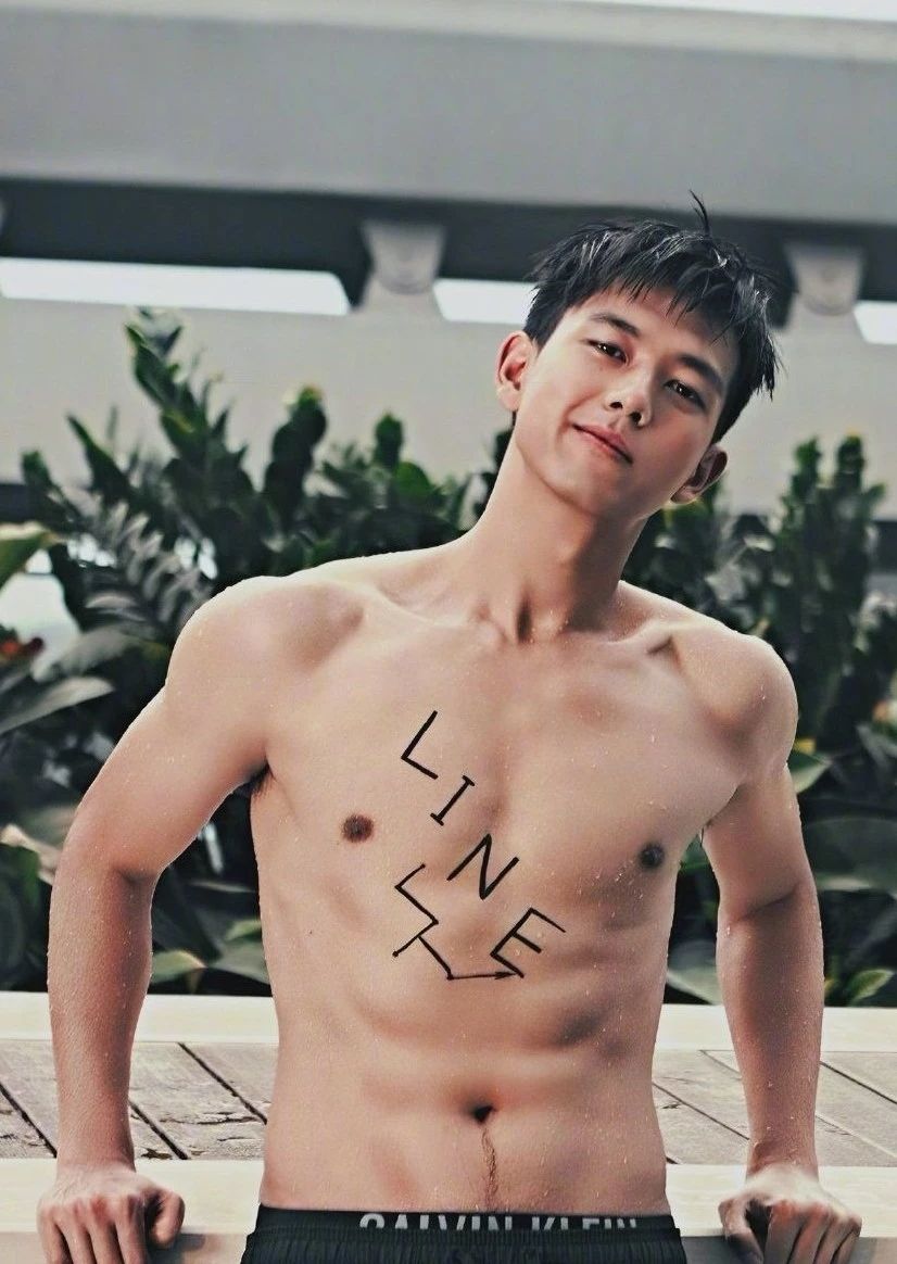 听说李现要来东北搓澡！小编必须给他安排明白儿的