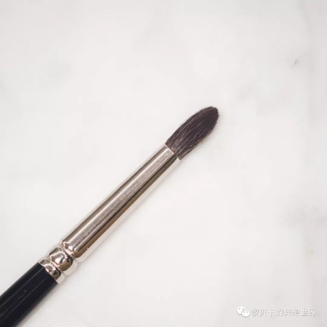 买了很多眼影却还是不会画,买了好多化妆品