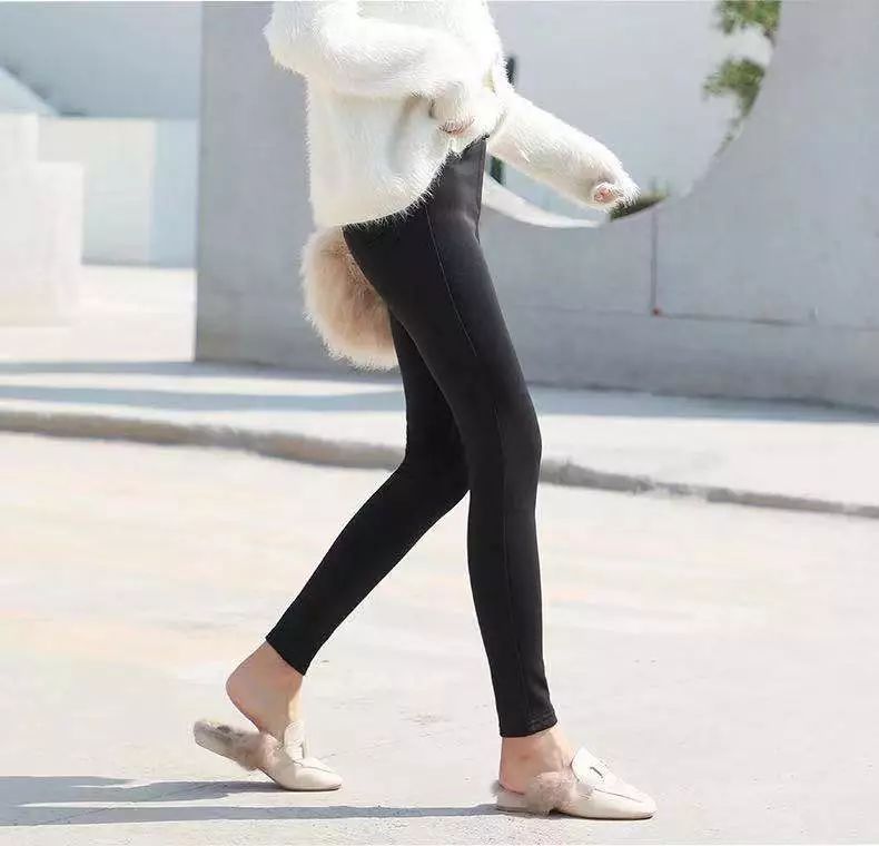 把护肤品穿在腿上是种什么体验？还能「显瘦10斤+超级保暖」