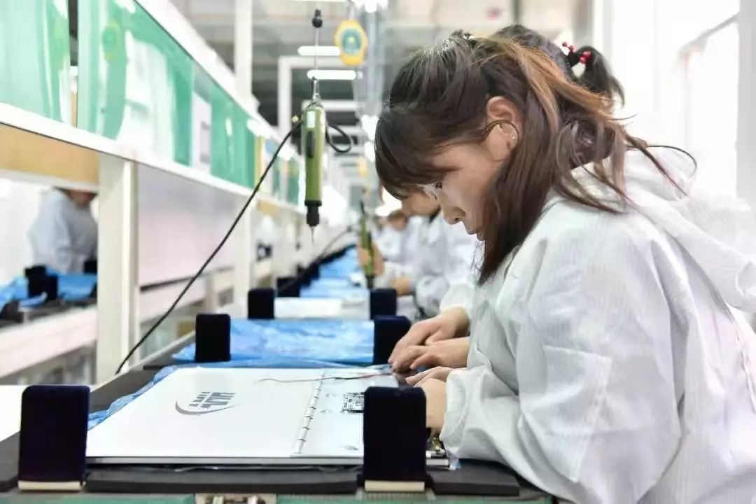 硬核举措推动服务业回暖复苏,激活中国经济新动能的三个着力点