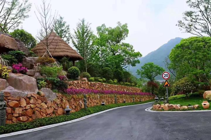 无边泳池温泉度假四川,无边泳池温泉度假游乐设施