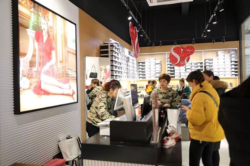 新津奥特莱斯通10号地铁吗,新津奥特莱斯购物公园开业