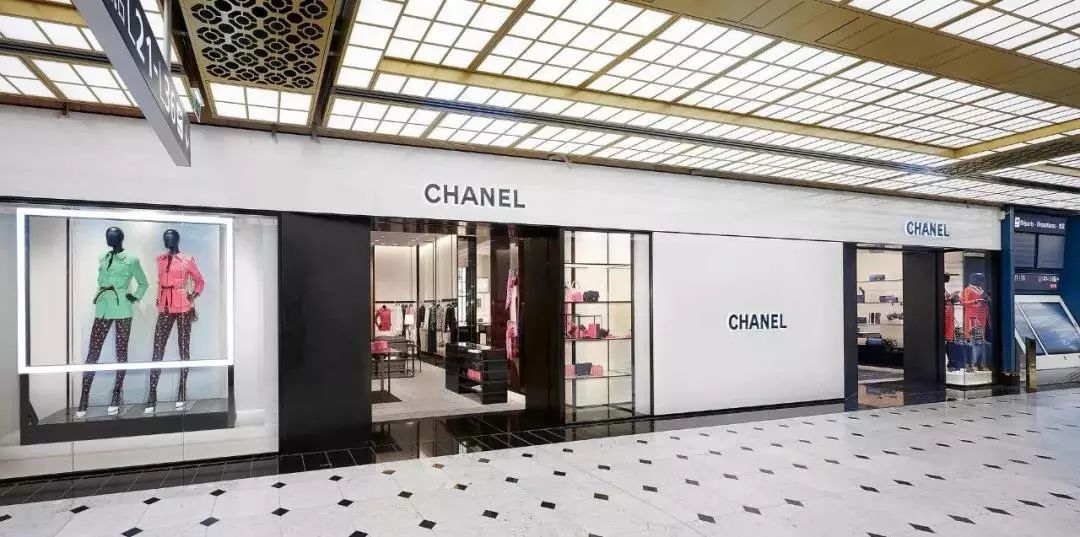 可口可乐中国首家线下店落地上海；中国李宁故宫神武门开店；马云上海再开酒吧|猫头鹰商业周报