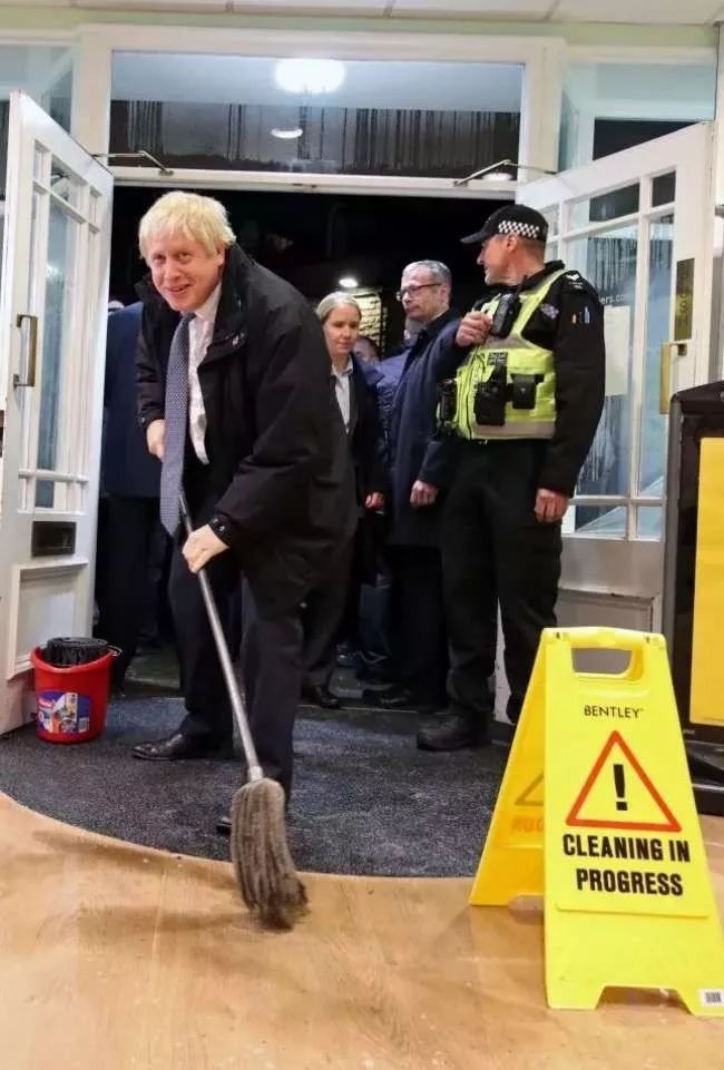 他44岁当市长，55岁当英国首相：躬身入局，方能成事