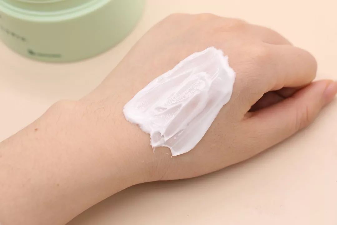 洗劫了编辑部后才发现，她们的面膜都这么好用