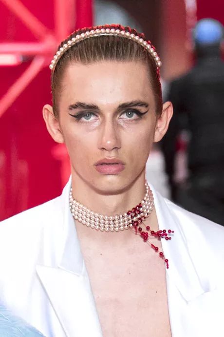 赶紧入手|一起做个戴珍珠项链的*男美**纸