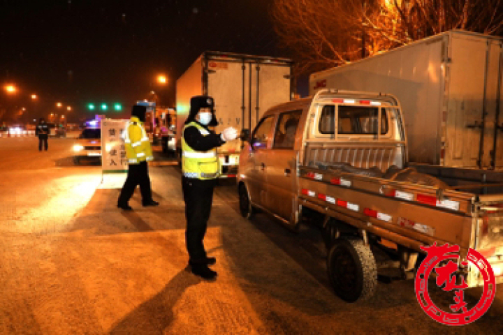 运送新鲜蔬菜支援甘肃,保障市场供应大批蔬菜连夜进京