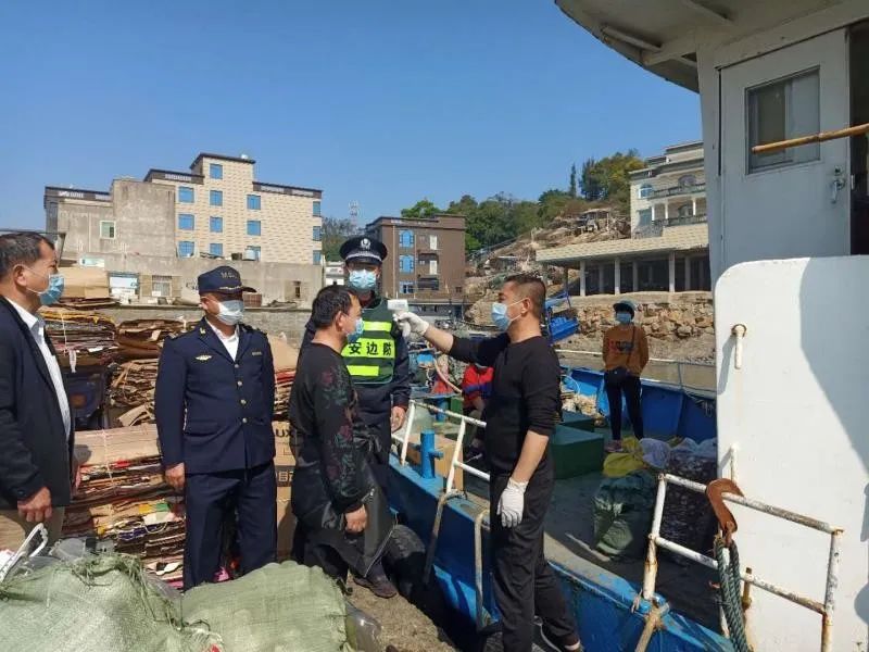 点赞丨12份证明送上门、护好“金娃娃”……公安温度助力服务企业复工加速度