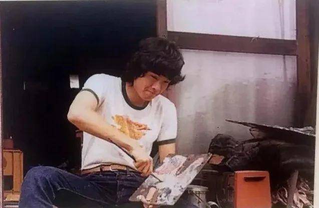 画“古怪小孩”拍出1.9亿天价的帅大叔，超越草间弥生，成日本最贵艺术家