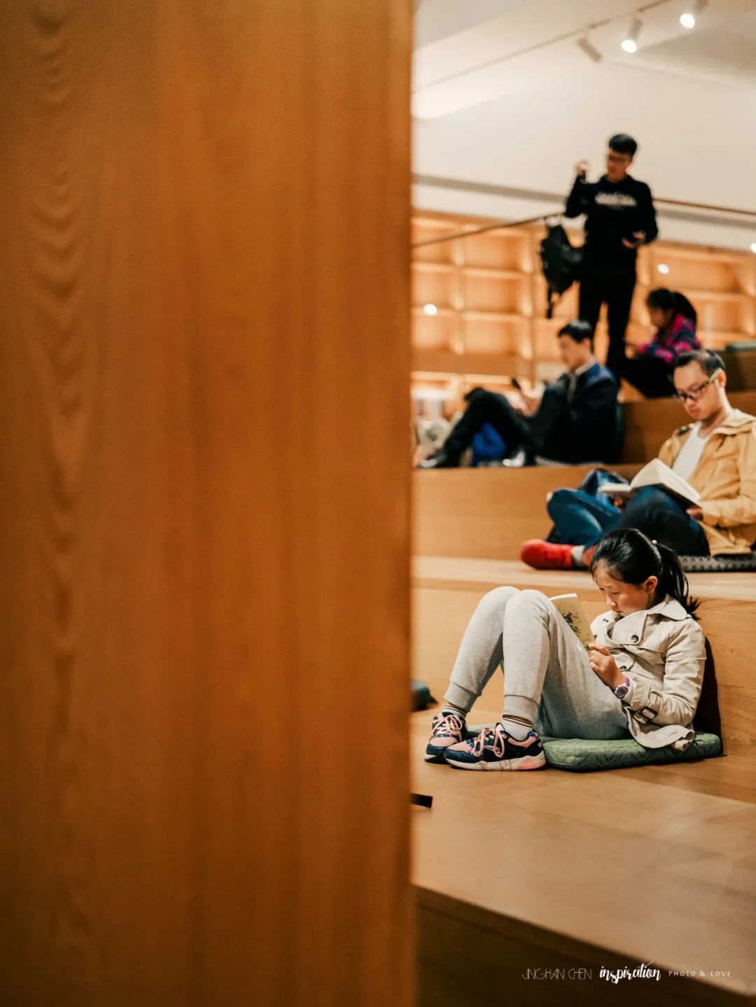 书店的主要收入,卖书是如何成为暴利产业的