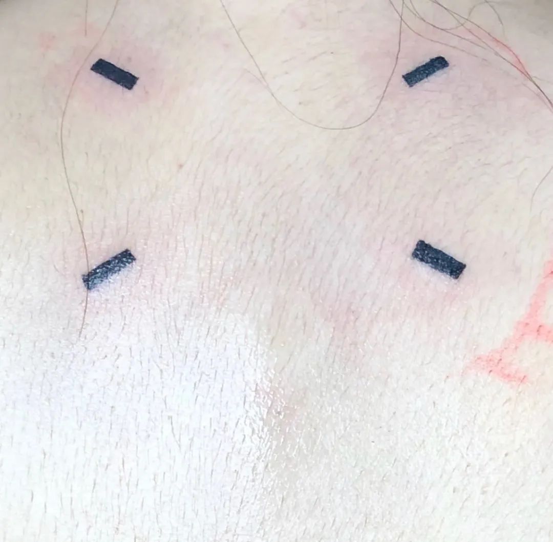 穿了两只不同鞋子发朋友圈,发现时髦的女人都在穿这3双鞋