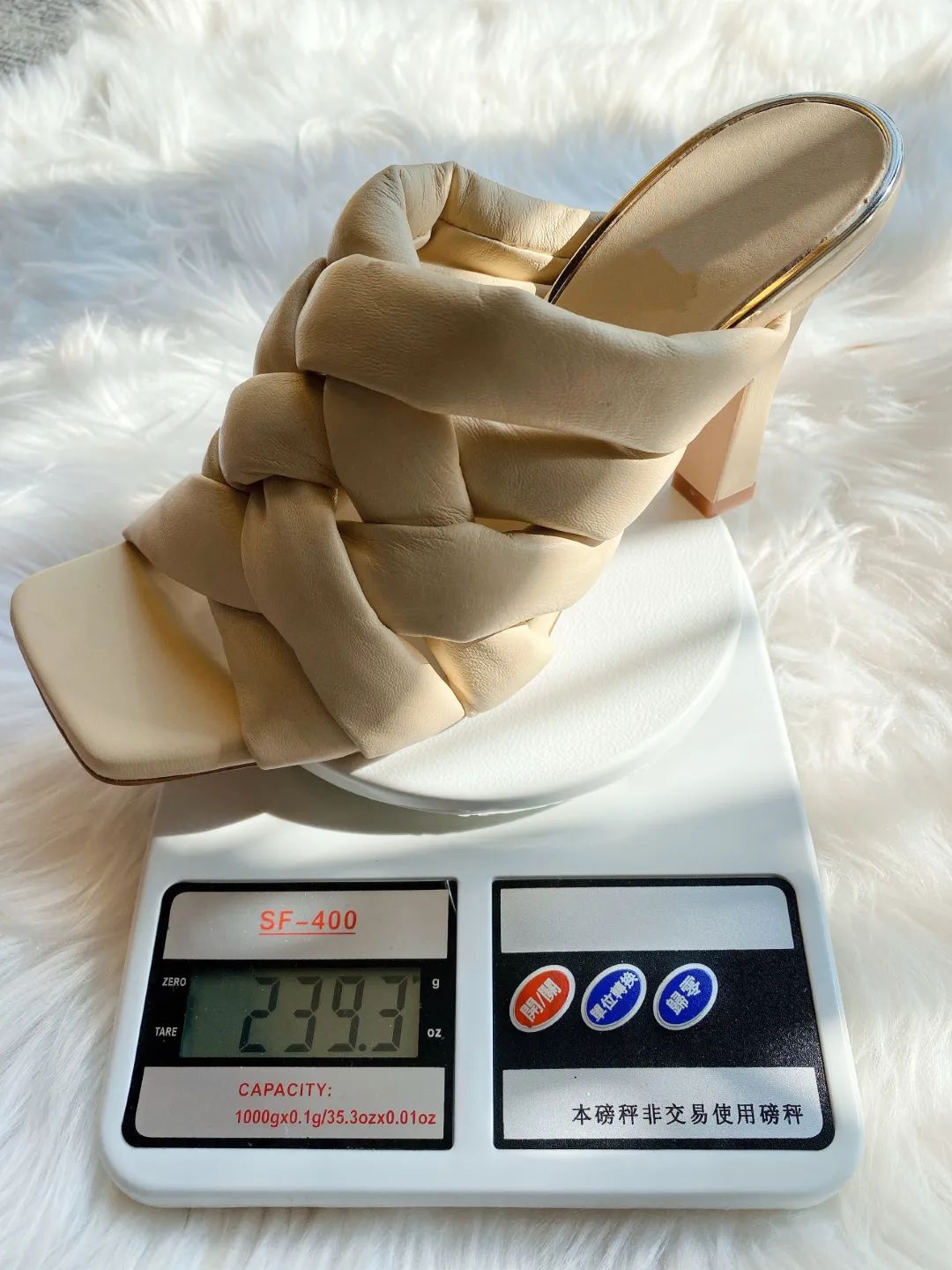 我花十分之一价格在ZARA买到BV相似款，真的好穿吗？