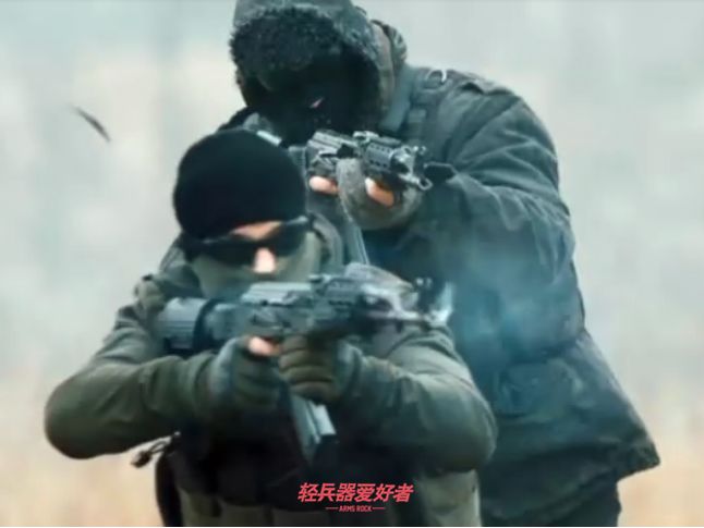 德国战术电影看过吗？《孤胆保镖》硬汉大叔和少女的枪械盛宴「电影*器武**解析」