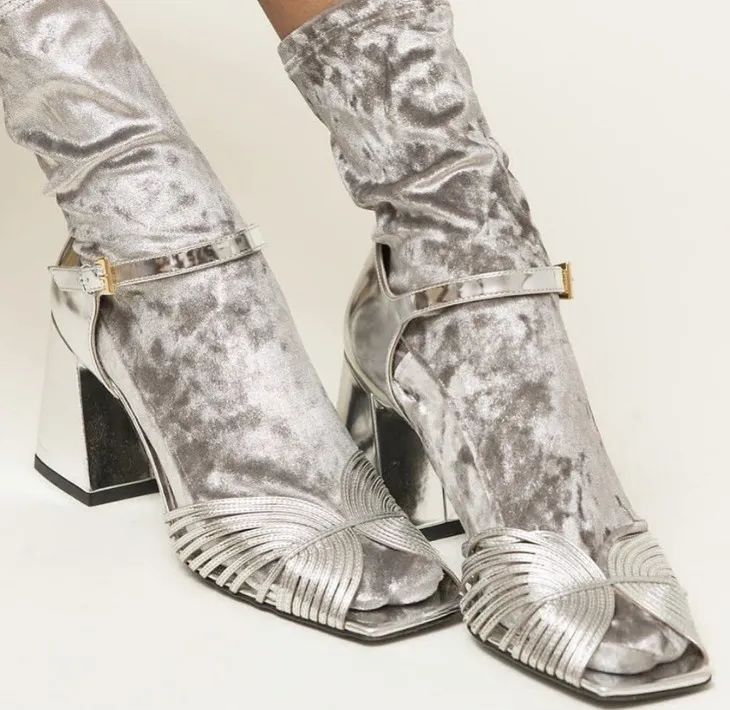 不能错过近年来大火的方头鞋,bv方头鞋推荐