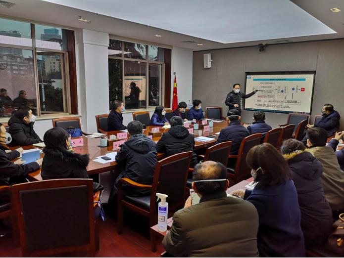 硬核小护姐表白汉警,援鄂医护表白民警