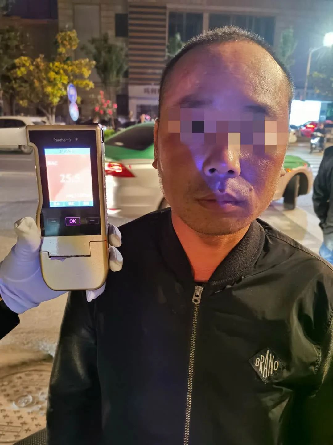 喝酒后遇到紧急情况下能开车吗,白酒喝了第二天能不能开车