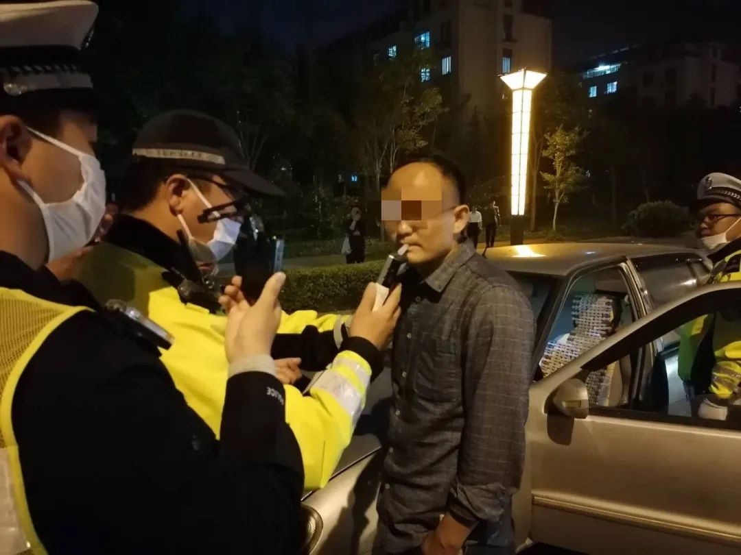 喝酒后遇到紧急情况下能开车吗,白酒喝了第二天能不能开车