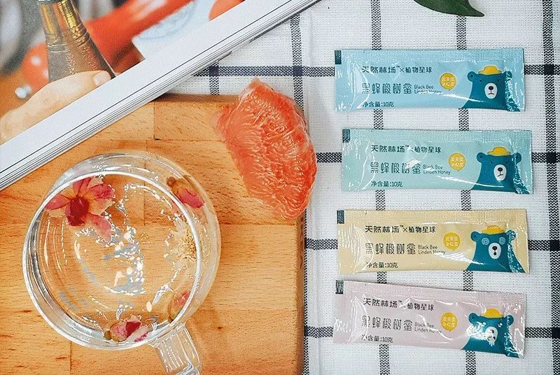 香到舔杯，状似奶油的椴树雪蜜条，是我吃过最好的蜂蜜